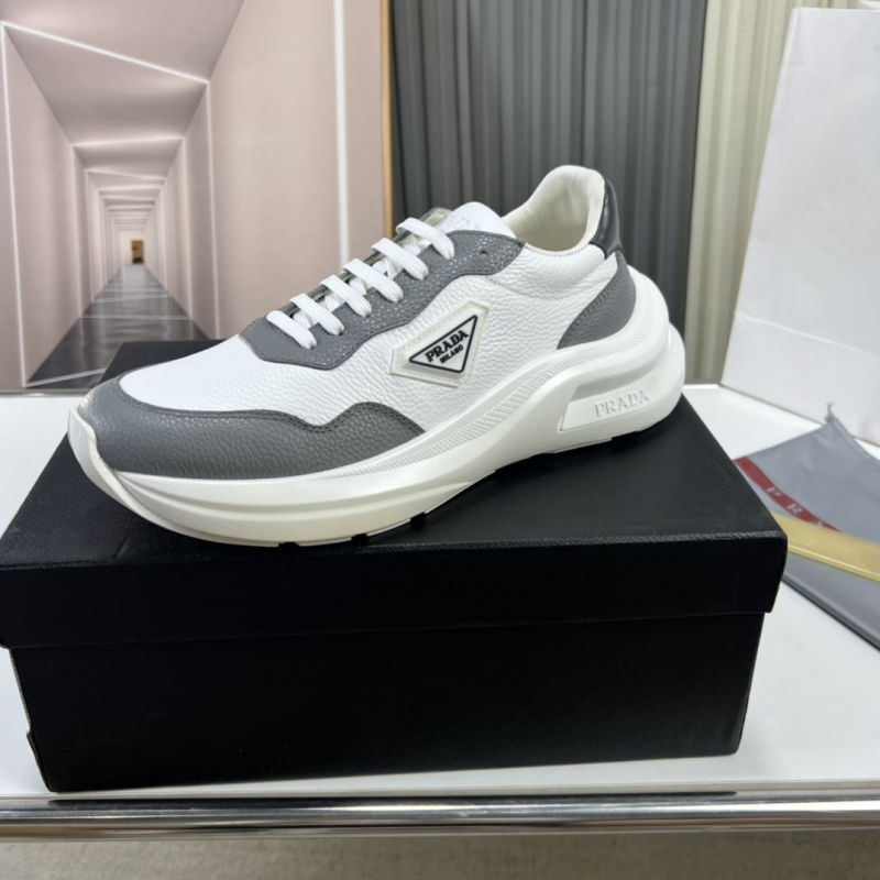 Pra*a casual shoes